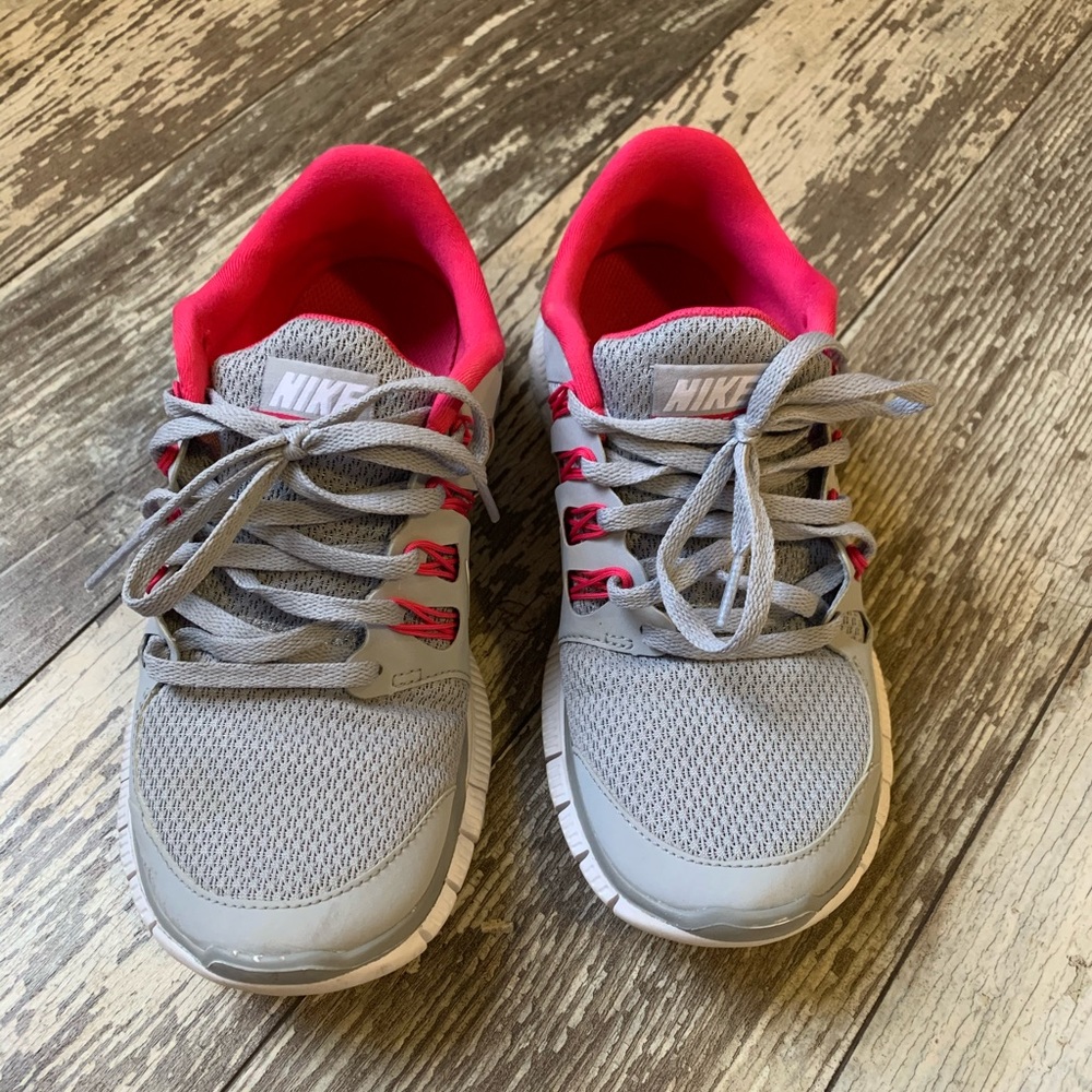 Nike Free 5.0, Size 6.5, Light Grey and Pink